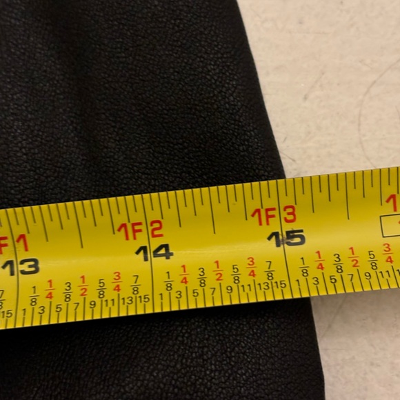 Leather pencil skirt. - Picture 5 of 6